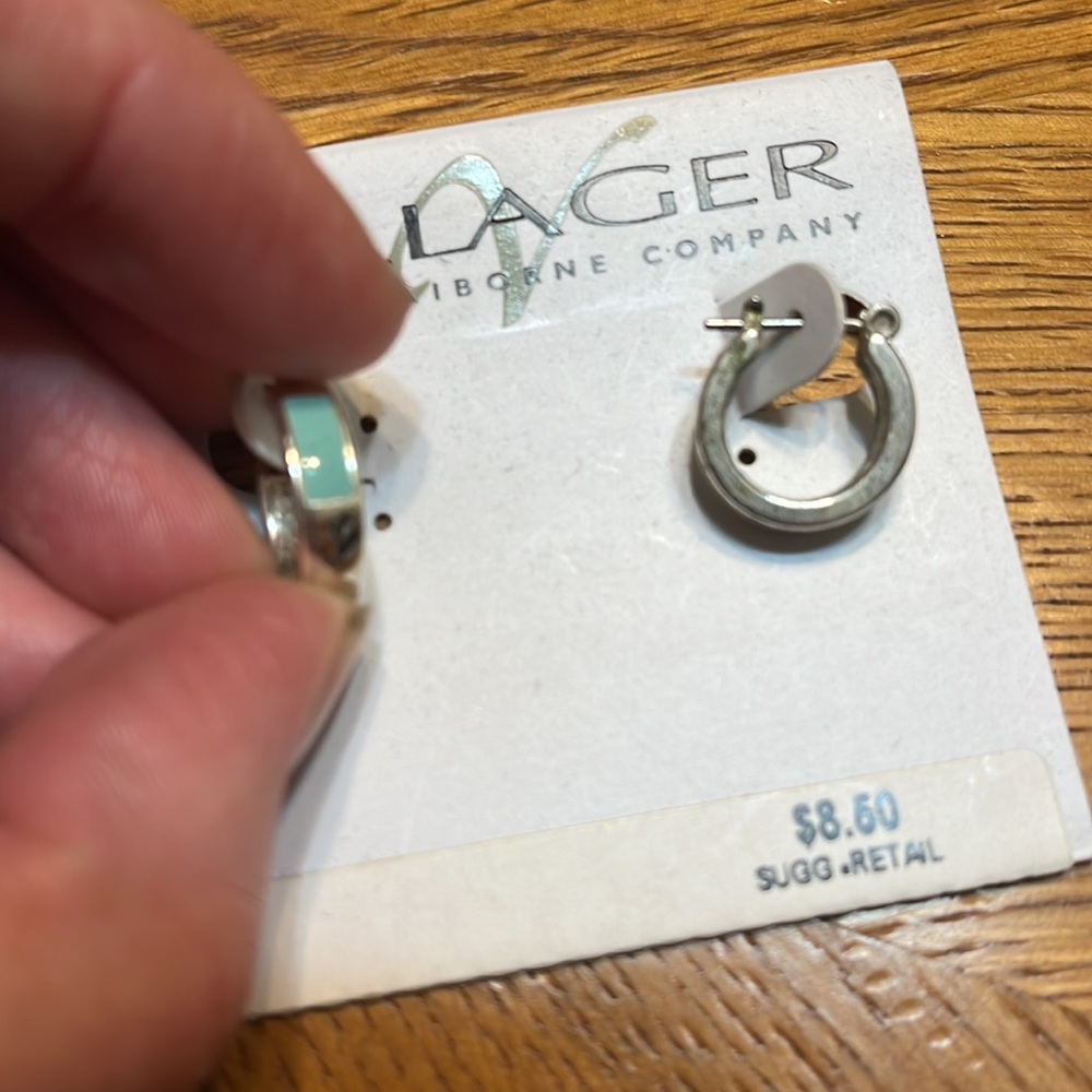 Villager Earring Bundle - Picture 3 of 3